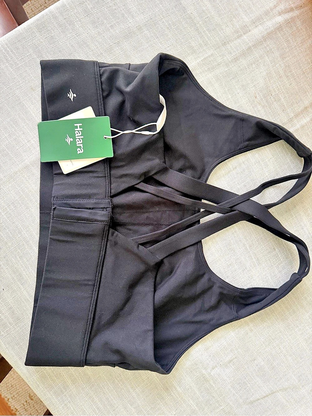 Halara Women's Black Crisscross Sports Bra NWT